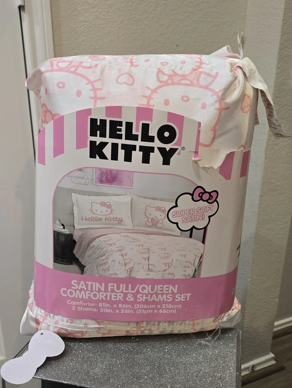 Hello Kitty satin comforter